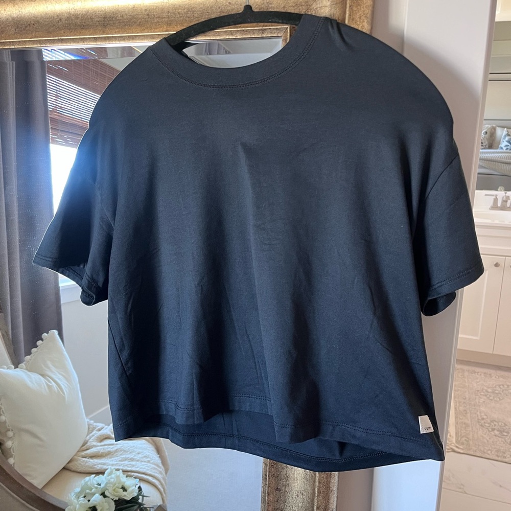 Vuori Energy Tee - NWOT - Picture 2 of 5